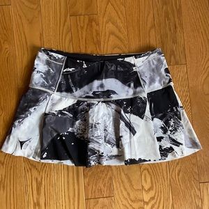 Lululemon marble skirt